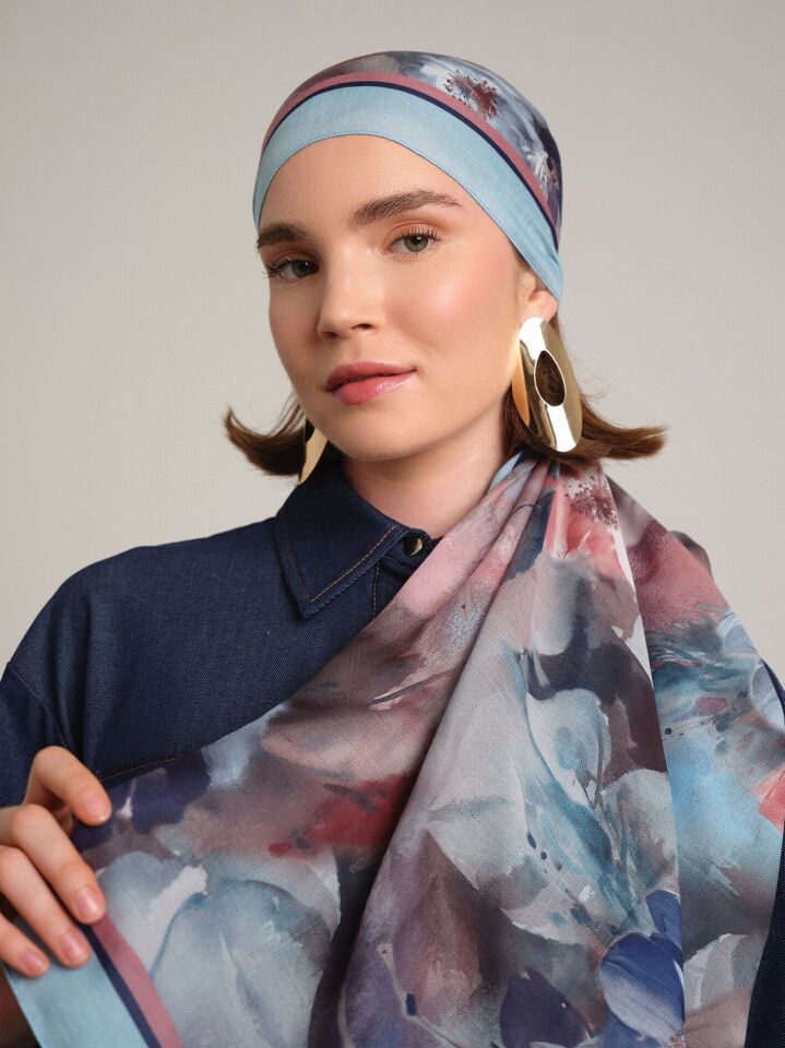 Hâle Çiçek Desenli Tek Taraflı Şal - Mavi Lacivert