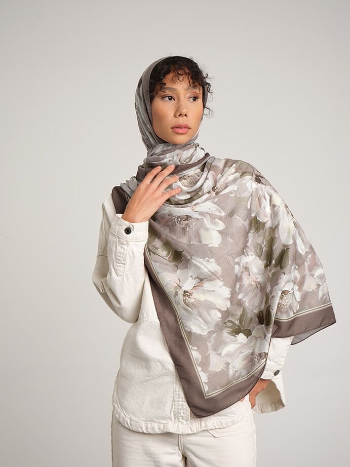 Mahperi  Çiçek Desenli Tek Taraflı Şal - Sıcak Krem Kahverengi