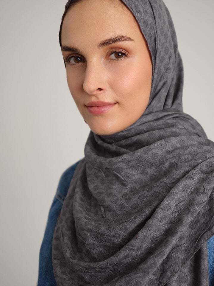 Katre-i Zerâfet Monogram Düz Desenli Çift Taraflı Şal - Kül Gri