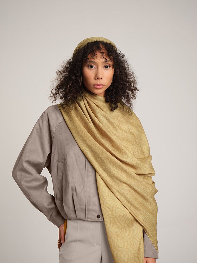 Şiraze Monogram Düz Desenli Çift Taraflı Şal - Koyu Hardal Sarı