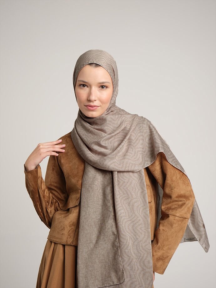 Şiraze Monogram Düz Desenli Çift Taraflı Şal - Vizon Taş