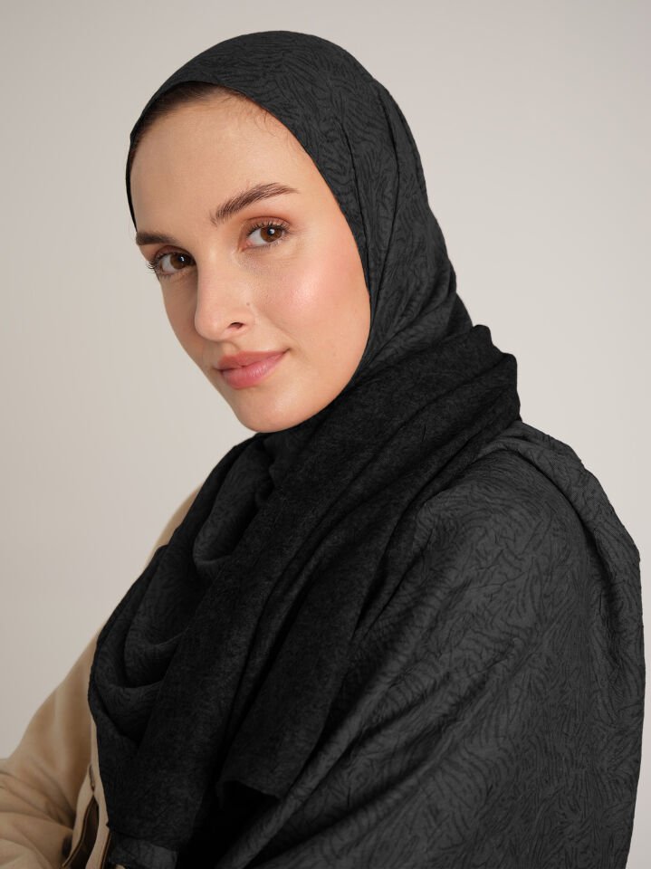 Bengi Monogram Düz Desenli Çift Taraflı Şal - Koyu Gri