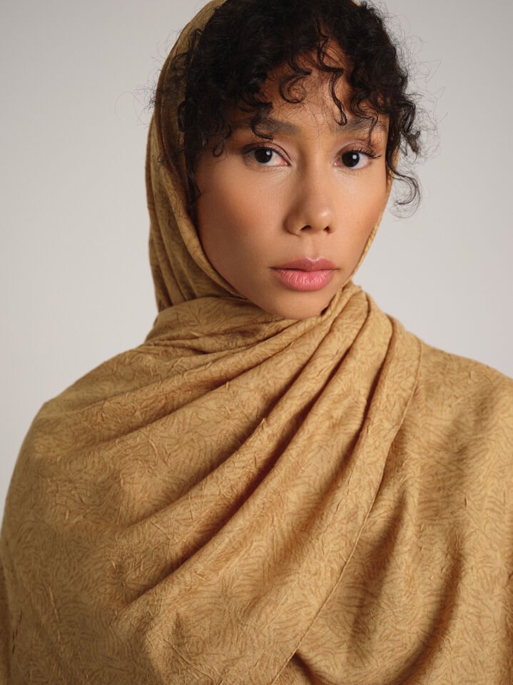 Bengi Monogram Düz Desenli Çift Taraflı Şal - Canlı Sarı