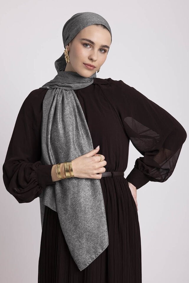 Bengi Monogram Düz Desenli Çift Taraflı Şal - Antrasit Gri