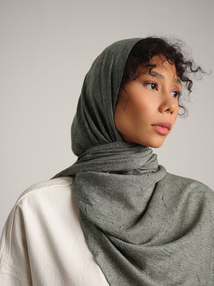 Bengi Monogram Düz Desenli Çift Taraflı Şal - Haki