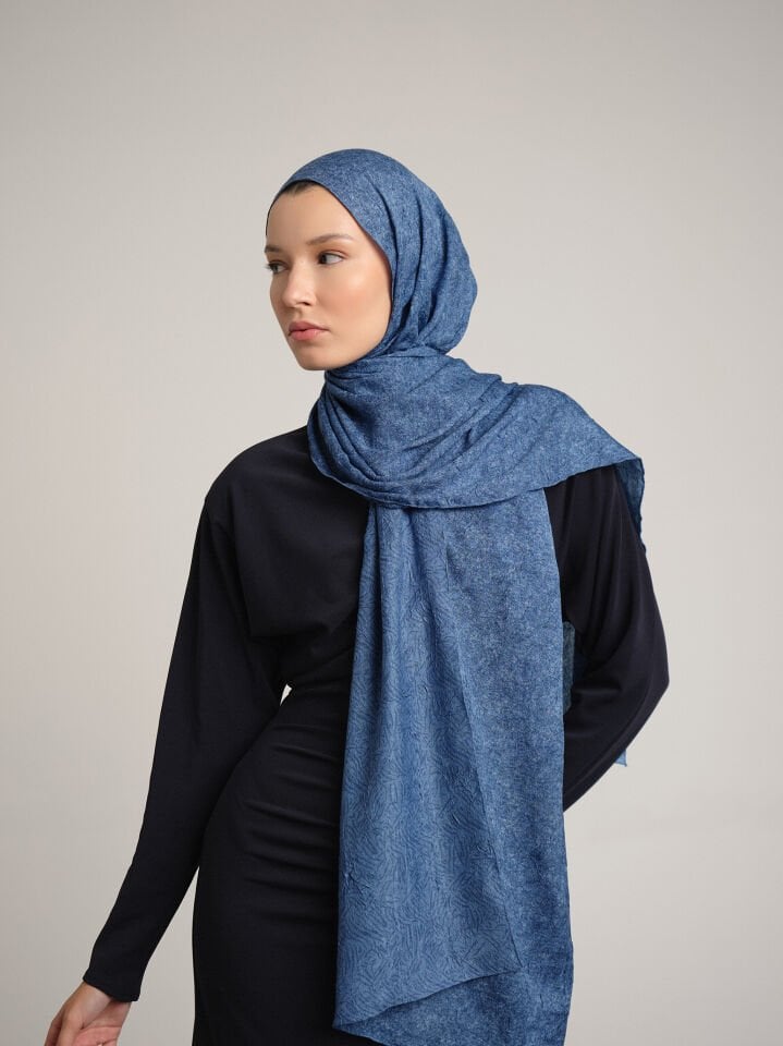 Bengi Monogram Düz Desenli Çift Taraflı Şal - İndigo Mavi